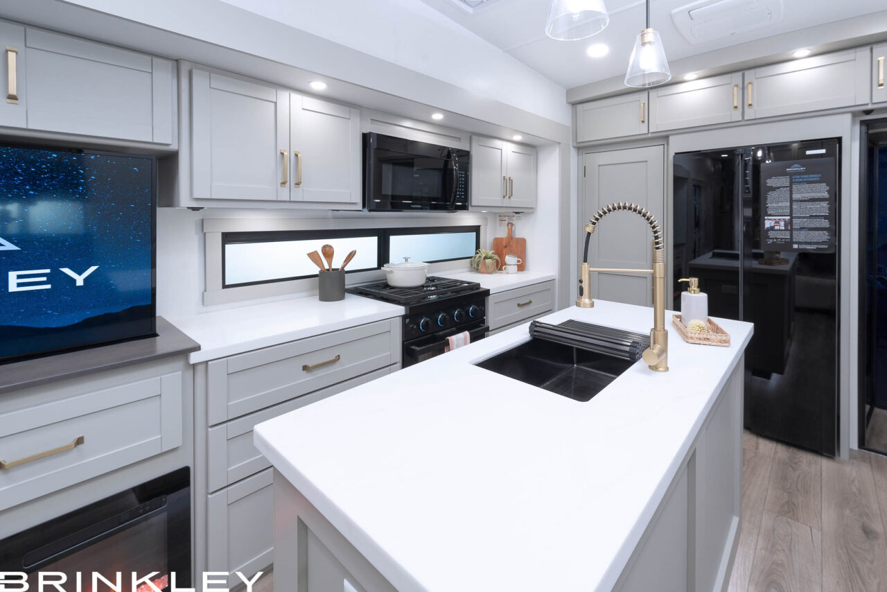 Model Z 3400 Fifth Wheels | Brinkley RV